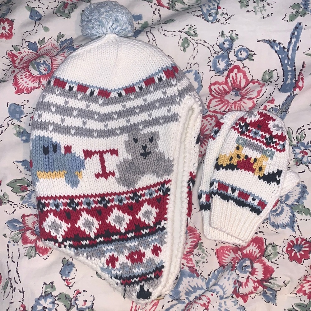 NWOT Gap Baby hat and mitten set